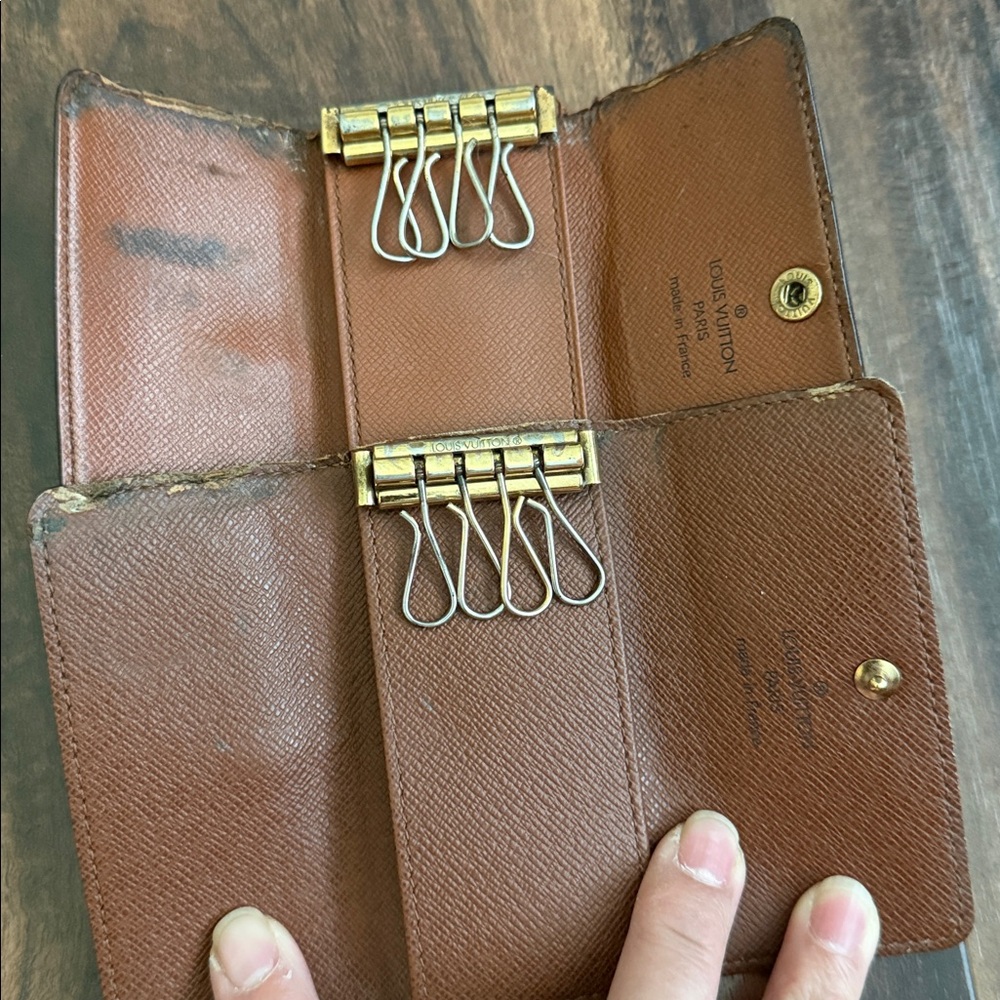 Louis Vuitton 4 key case (bundle) - Picture 3 of 8